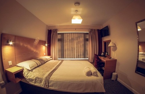 Boston House | Hallam Rooms