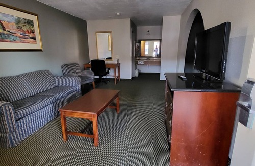 North San Antonio - SAT Hotel | Hallmark Inn & Suites