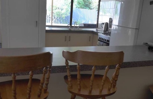 Halls Head House | Halls Head Holiday Home - family friendly