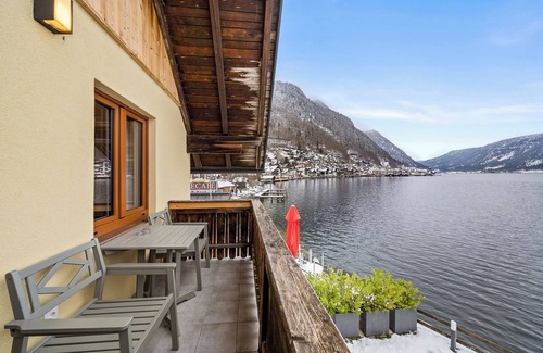 Hallstatt Apartment | Hallstatt Lakeside Top 4 - Balcony with lake view