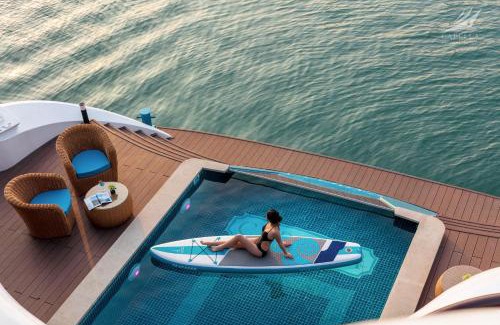Ha Long Boat Rental | Halong Capella Cruise - Member of Lyra cruise collection