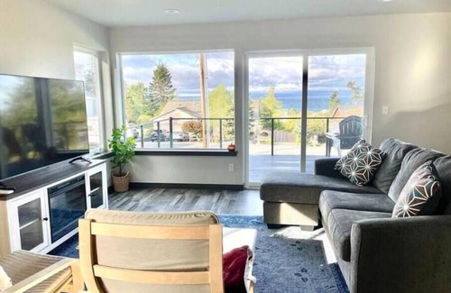 Coupeville House | Halsey Haven! 3 BR Home w/Stunning Views + Sauna!