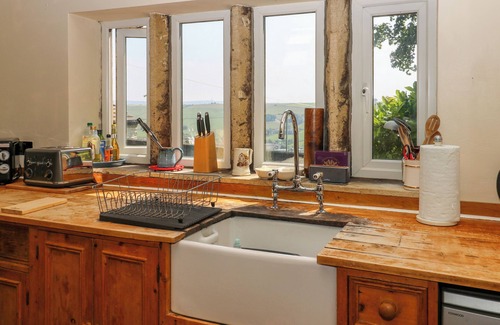 Hebden Bridge House | HALSTEAD GREEN FARM, pet friendly, with open fire in Hebden Bridge