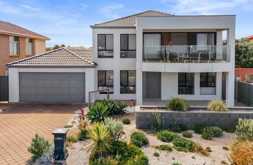 Seaford House | HaltandHide by Wine Coast Holiday Rentals