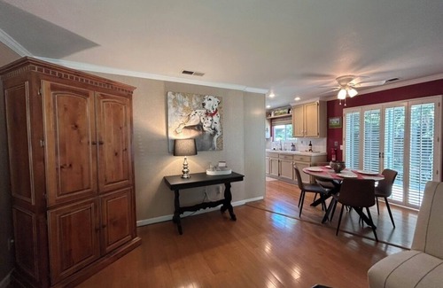 Lodi House | Ham Station - 3 B/2 BA - Bright & Cheery Home - A Dog’s Dream!