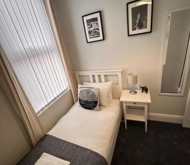 Blyth Apartment | Hambledon-Downstairs 2Bed flat