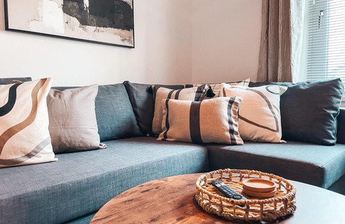 Pentrebach House | Hamilton House by Solace Stays
