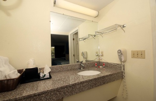 Arlington Hotel | Hamilton Inn Jonesville NC