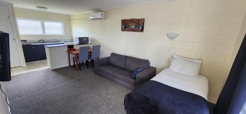 Hamilton Hotel | Hamilton Short Term Rental