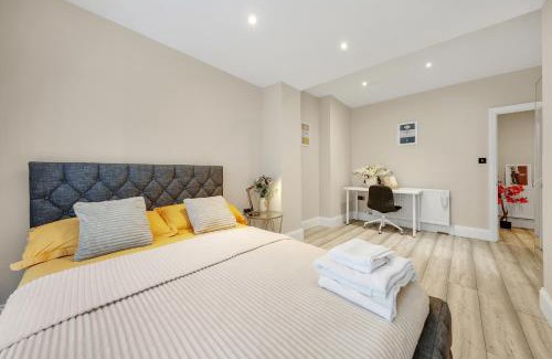 Hammersmith Broadway Apartment | Hammersmith Flat 2 Bedrooms LGF