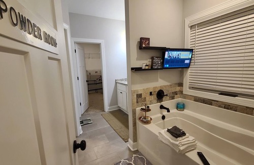 Houston County House | Hammock Patio House near Warner Robins Air Force Base area - better than a hotel