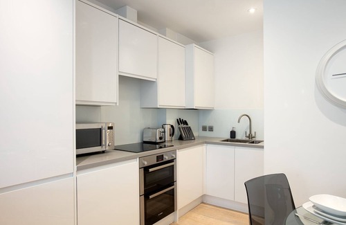 Windsor City Centre Apartment | Hampden Apartments - The George