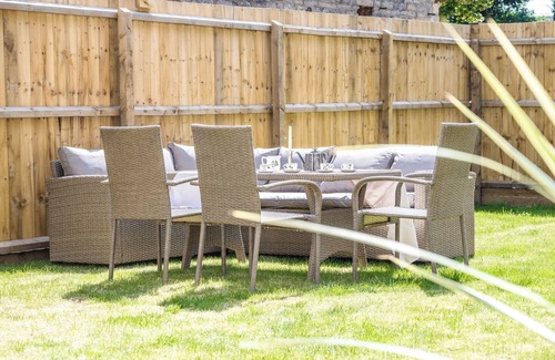 Nettleham House | Hampshire Charming House