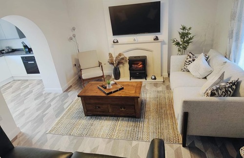 Lincoln House | Hampshire Charming House