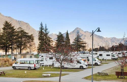 Queenstown Resort | Hampshire Holiday Parks - Queenstown Lakeview