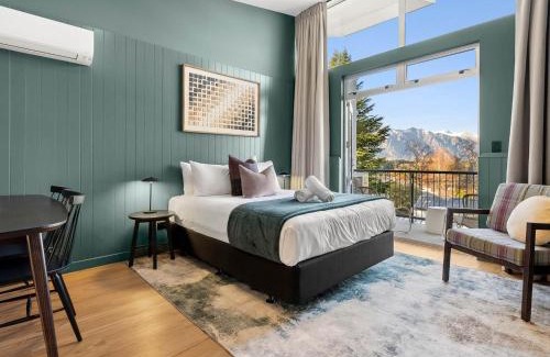 Queenstown Resort | Hampshire Holiday Parks - Queenstown Lakeview