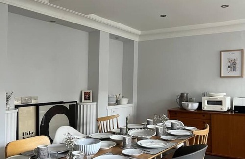Hampstead Cottage | Hampstead Cottage with courtyard