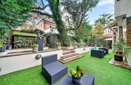 Frognal and Fitzjohns House | Hampstead Escape