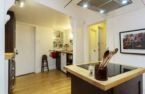 Frognal and Fitzjohns House | Hampstead Village Mews, by Veeve