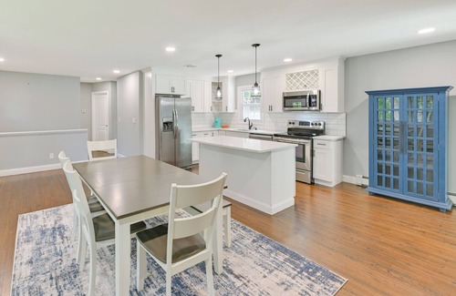 Hampton Bays Cottage | Hampton Bays Retreat: Walk to Squires Beach!