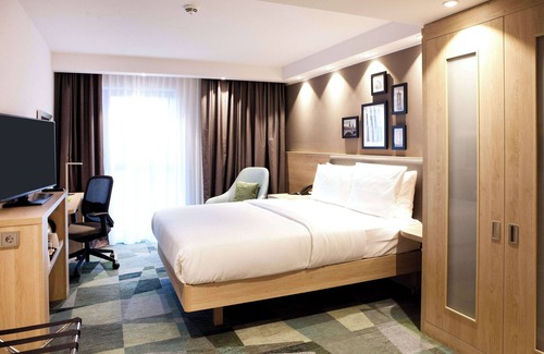 Friedrichshain-Kreuzberg Hotel | Hampton by Hilton Berlin City East Side Gallery