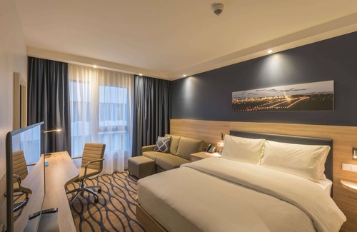 Frankfurt Airport Area Hotel | Hampton by Hilton Frankfurt Airport