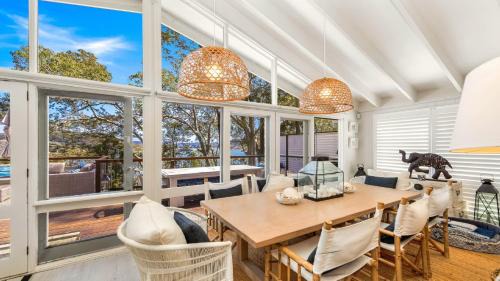Pretty Beach House | 'Hampton Cottage' By Accom Holidays