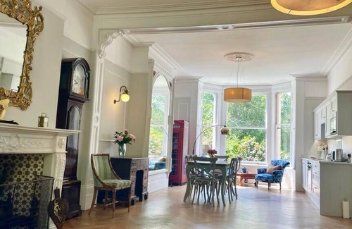 East Molesey House | Hampton Court: Elegant Wing Of Victorian House