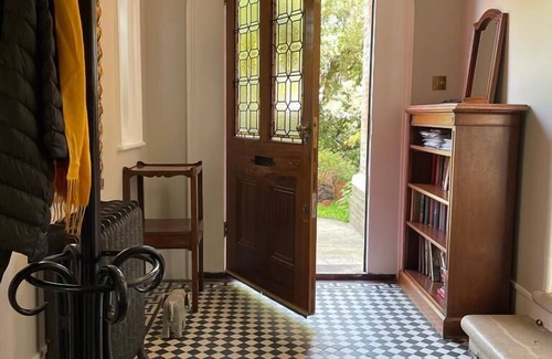 East Molesey House | Hampton Court: Elegant Wing Of Victorian House