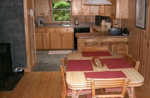 Mars Hill Cabin | Hampton Creek Cabin Asheville nFamily & Pet Friendly surrounded by Pisgah Forest