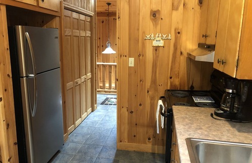 Mars Hill Cabin | Hampton Creek Cabin Asheville nFamily & Pet Friendly surrounded by Pisgah Forest