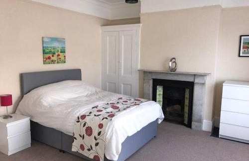 Peterborough House | Hampton