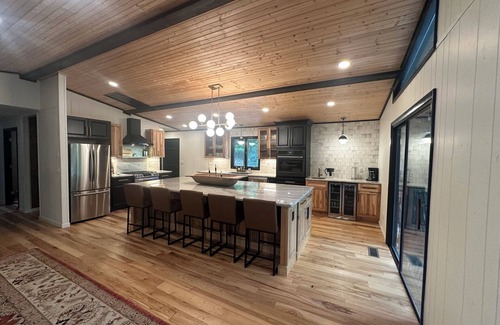 Hampton House | Hampton Haven - Fabulous mountain house close to AT and Watauga Lake!