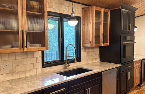 Hampton House | Hampton Haven - Fabulous mountain house close to AT and Watauga Lake!