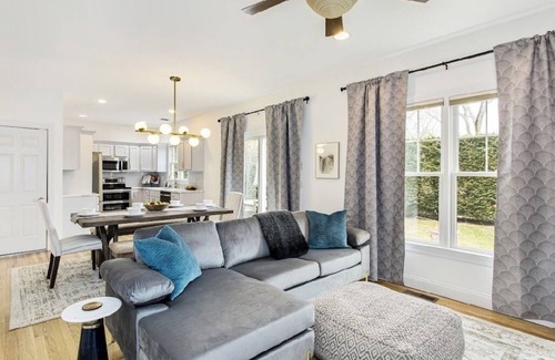 Hampton Bays Cottage | HAMPTON HAVEN- Gorgeous home in Hampton Bays New York (sleeps 6)