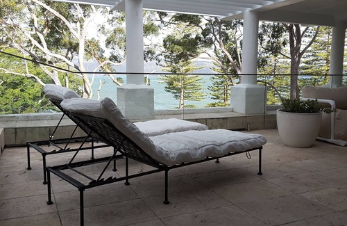 Patonga House | Hampton House At The Beach -very spacious, beautiful 3 level entertainment dream