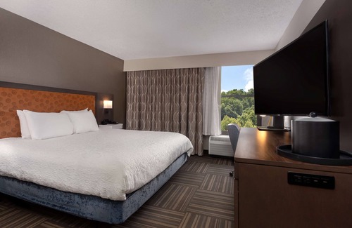 Bristol Hotel | Hampton Inn Bristol
