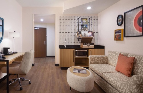 Tampa Hotel | Hampton Inn by Hilton Tampa Fairgrounds Casino