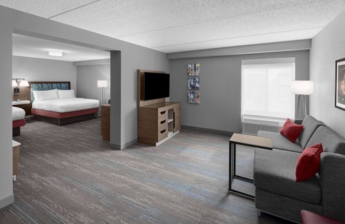 Gateway District Hotel | Hampton Inn Cleveland-Downtown