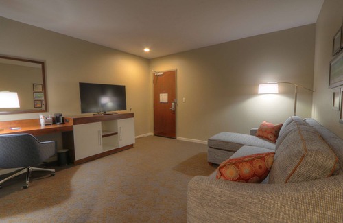 Gatlinburg Hotel | Hampton Inn Gatlinburg Historic Nature Trail
