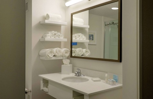 Green Bay Hotel | Hampton Inn Green Bay Downtown