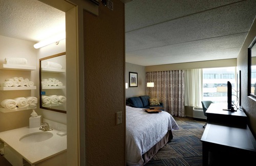 Green Bay Hotel | Hampton Inn Green Bay Downtown