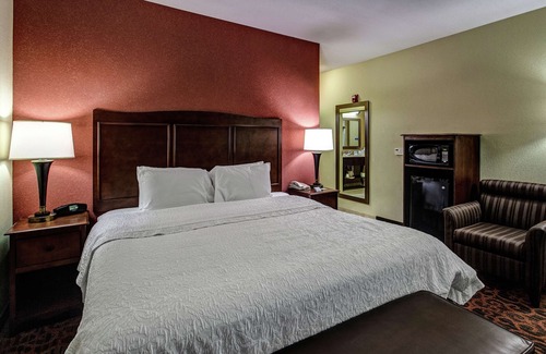 Junction City Hotel | Hampton Inn Junction City