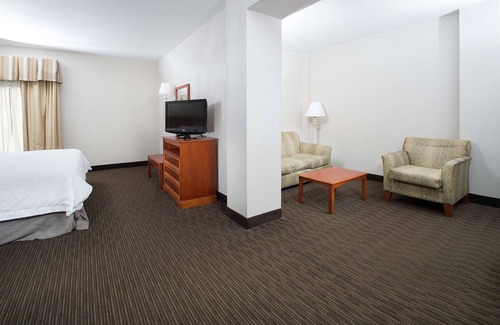 Linden Hotel | Hampton Inn Linden