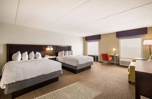 McHenry Hotel | Hampton Inn McHenry