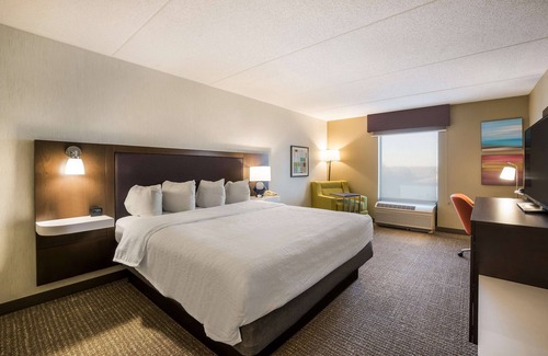 McHenry Hotel | Hampton Inn McHenry