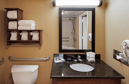 Myrtle Beach Hotel | Hampton Inn Myrtle Beach Broadway at the Beach