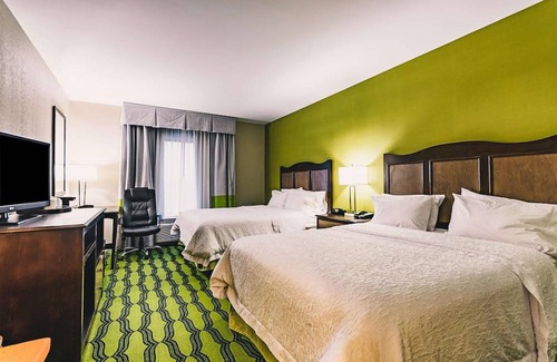 Niagara Falls Hotel | Hampton Inn Niagara Falls/ Blvd