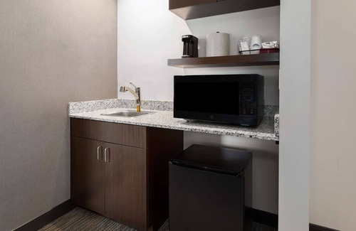 Nashville Hotel | Hampton Inn Nashville Airport Century Place, TN