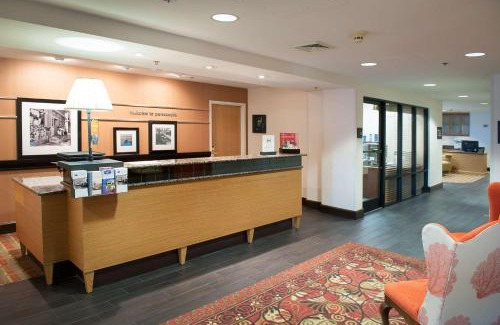 Northeast Pensacola Hotel | Hampton Inn Pensacola-Airport